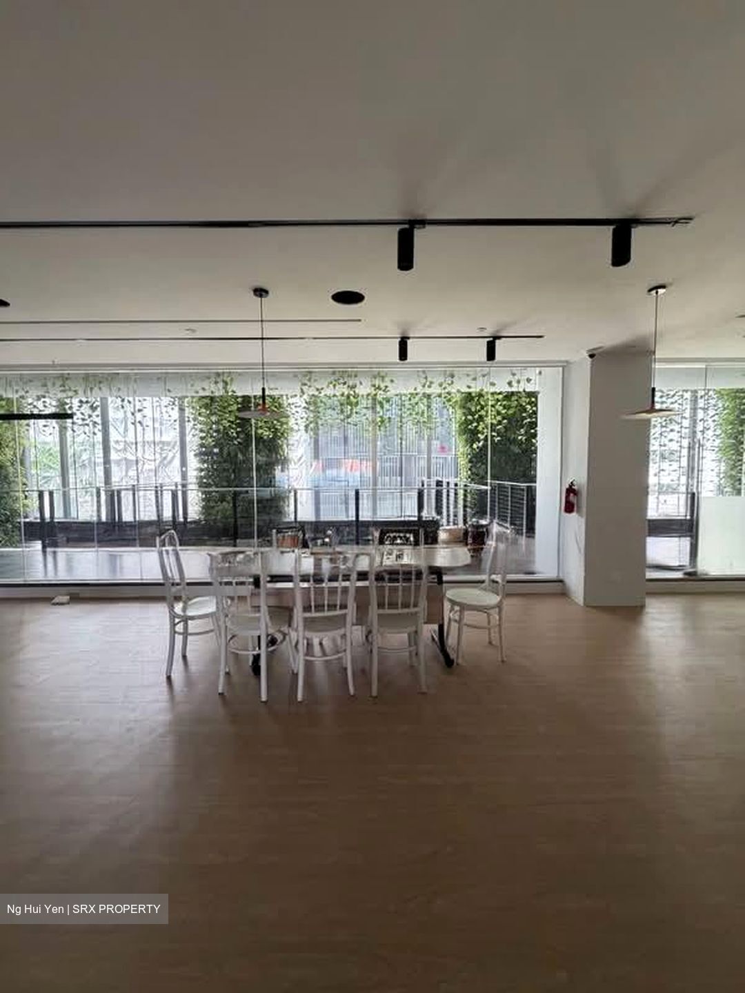 Dapenso Building (D1), Office #577742161